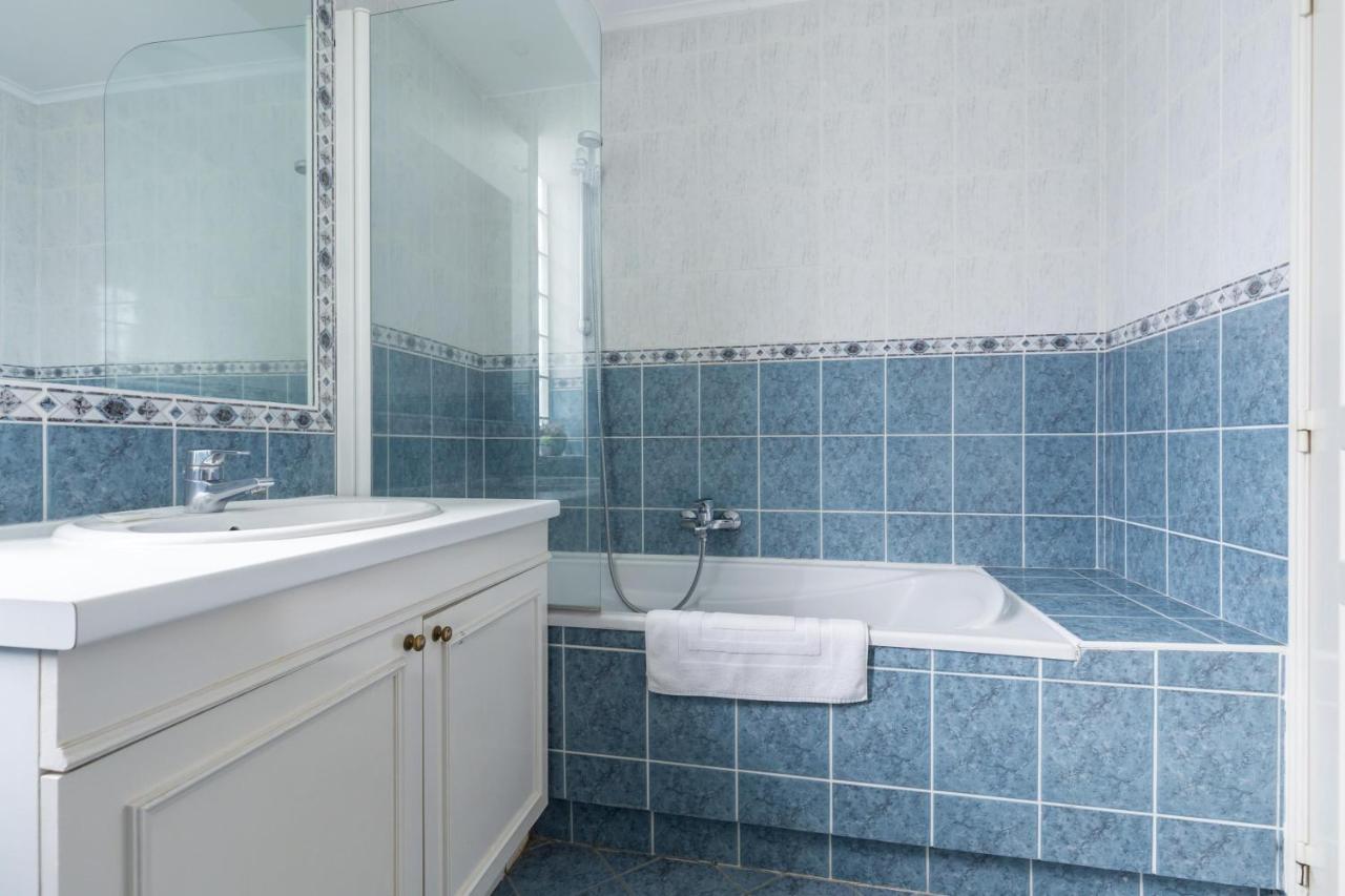 Bright Two Bedroomed Apartment On The Beach In Cannes With Huge Terrace With Fabulous Sea Views - 2001 Esterno foto